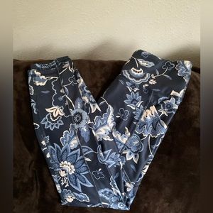✨Balance Collection High Rise Leggings Blue White Floral Size M